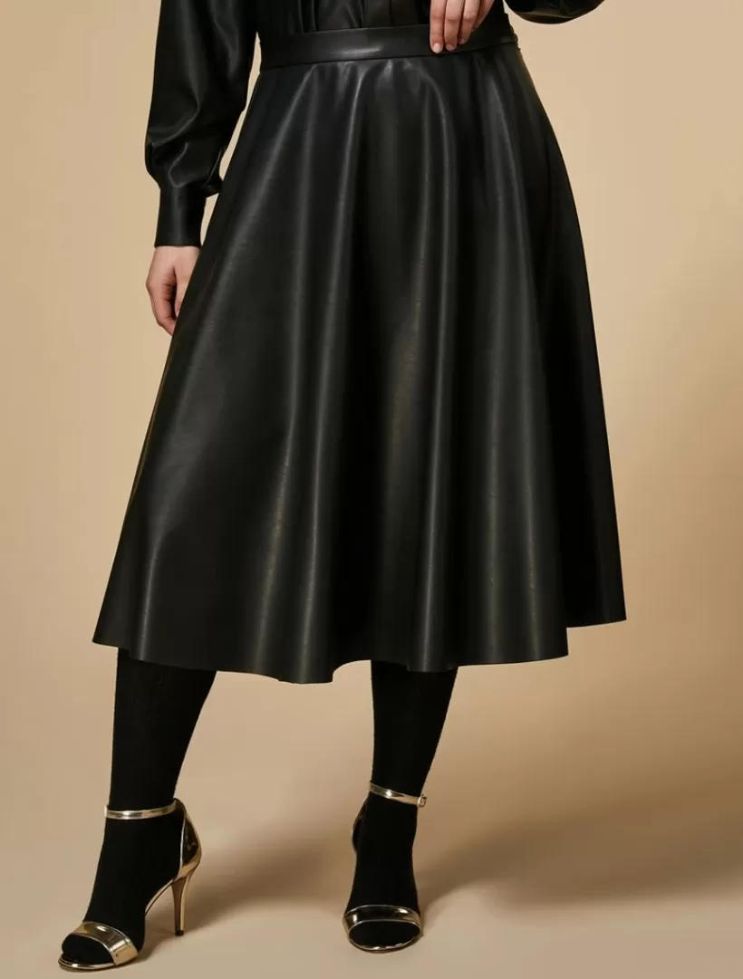 Store Skirt In Coated Fabric Skirts